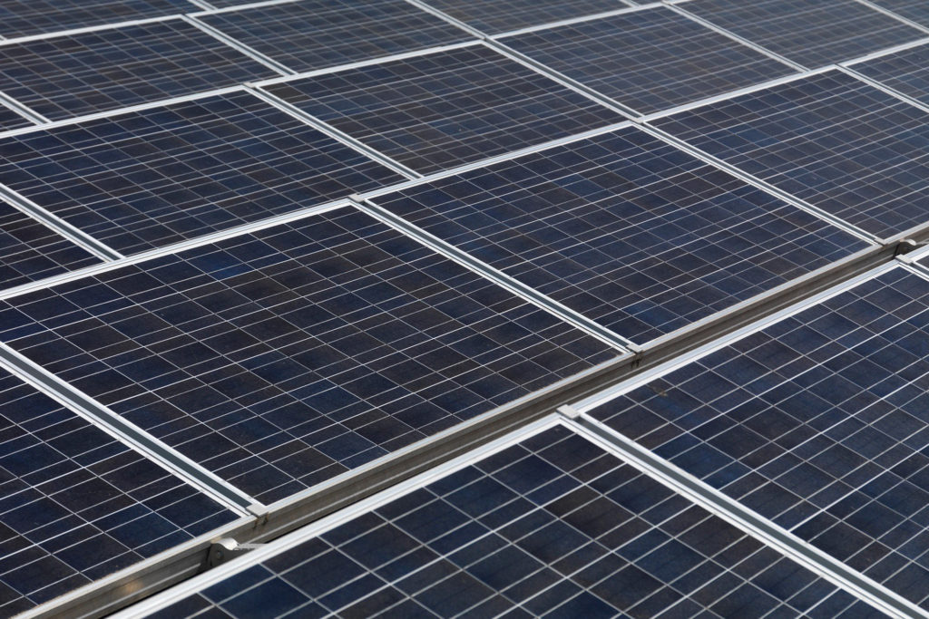 Choosing The Right Solar Panel: Monocrystalline vs. Polycrystalline ...